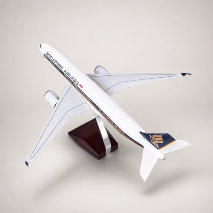 Singapore Airlines Airbus A350 1:142 Scale Model — view 2