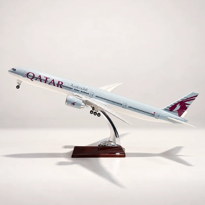 Qatar Airways Boeing 777-300ER 1:157 Scale Model — view 6