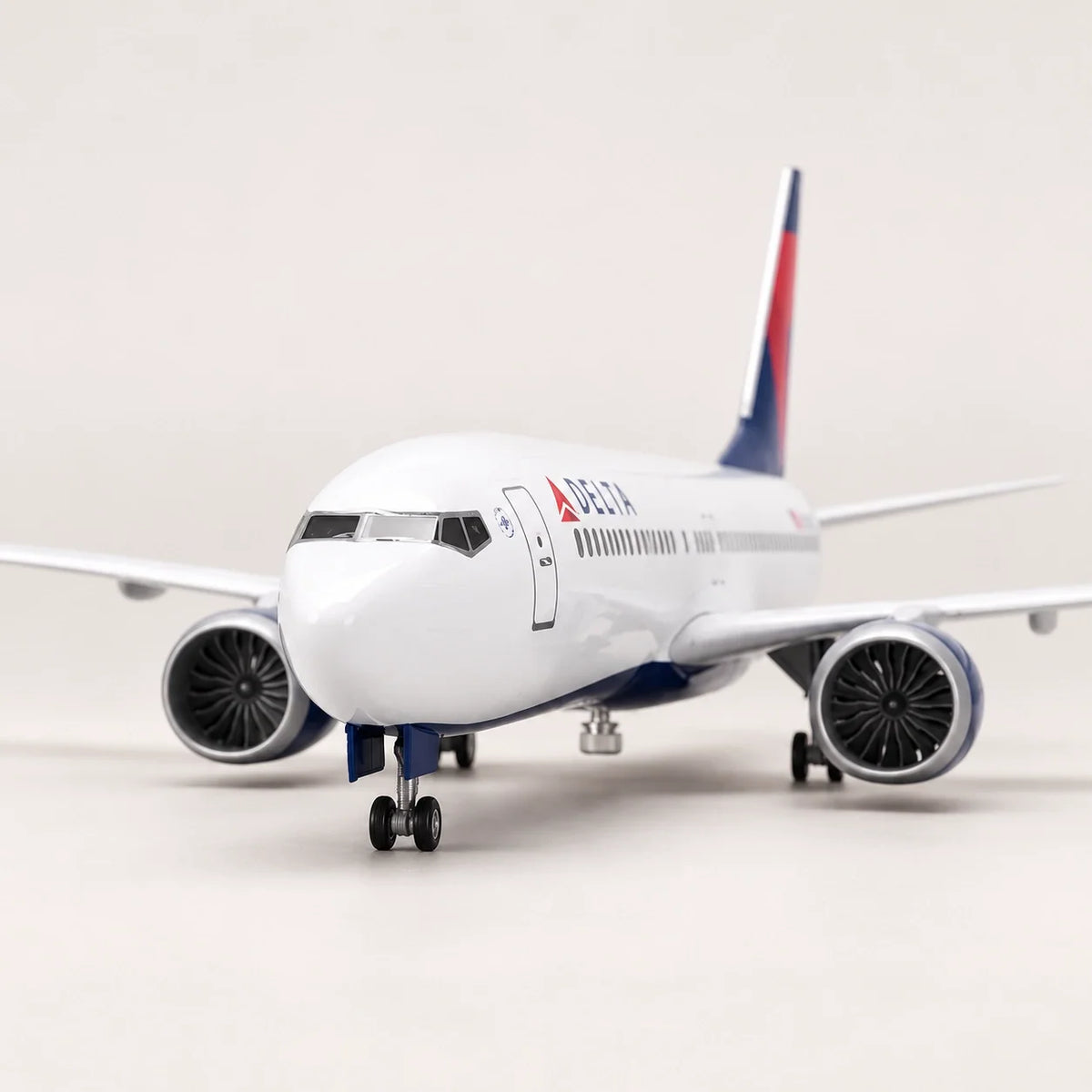 Delta Air Lines Boeing 737 1:85 Scale Model — view 9