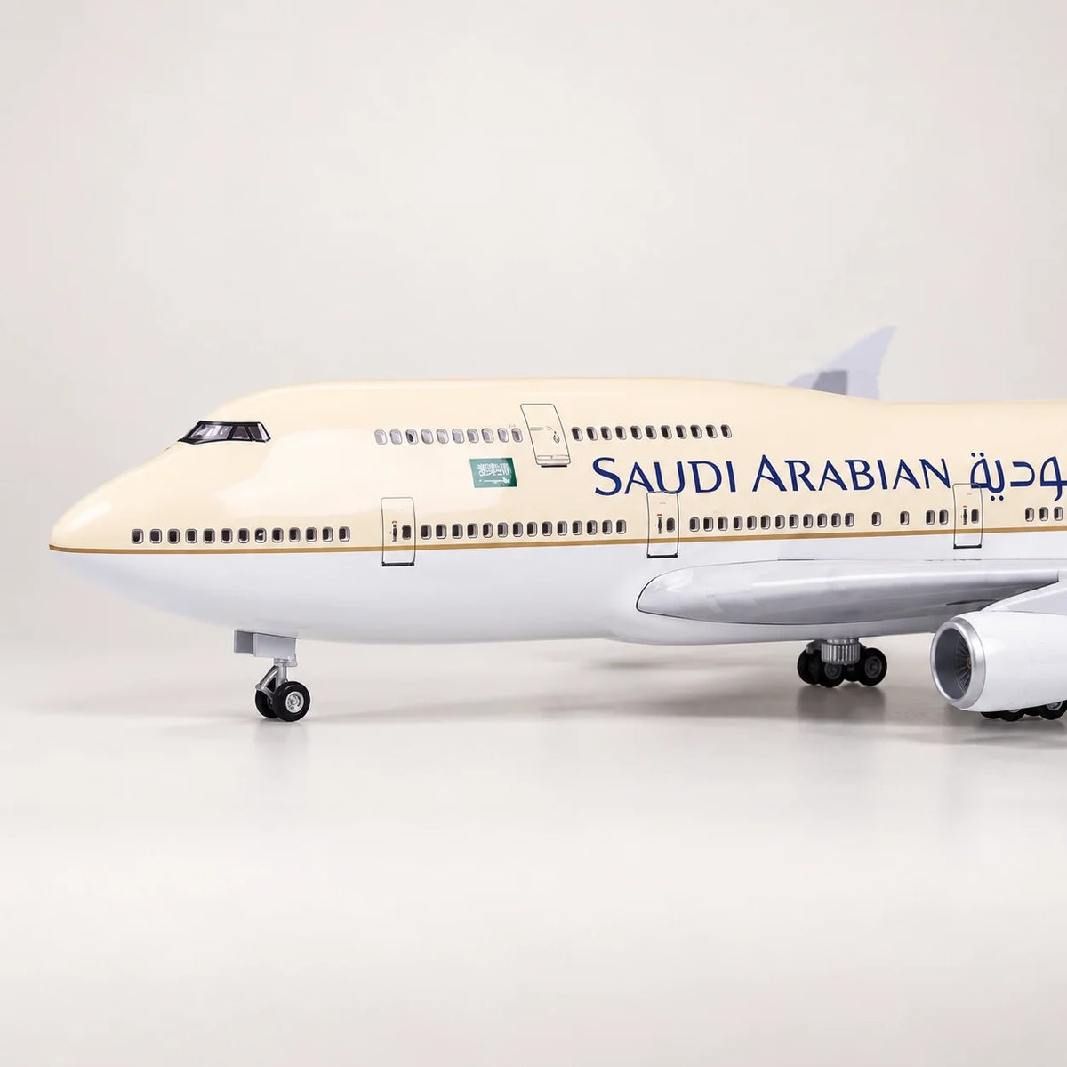 Saudia Boeing 747 1:150 Scale Model — view 14
