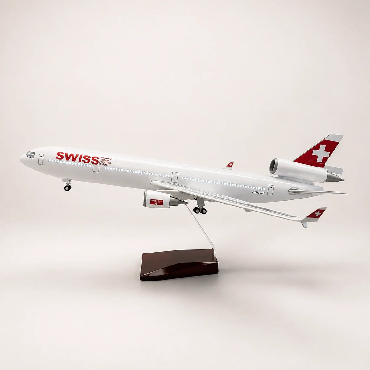 SWISS McDonnell Douglas MD-11 1:130 Scale Model — view 3