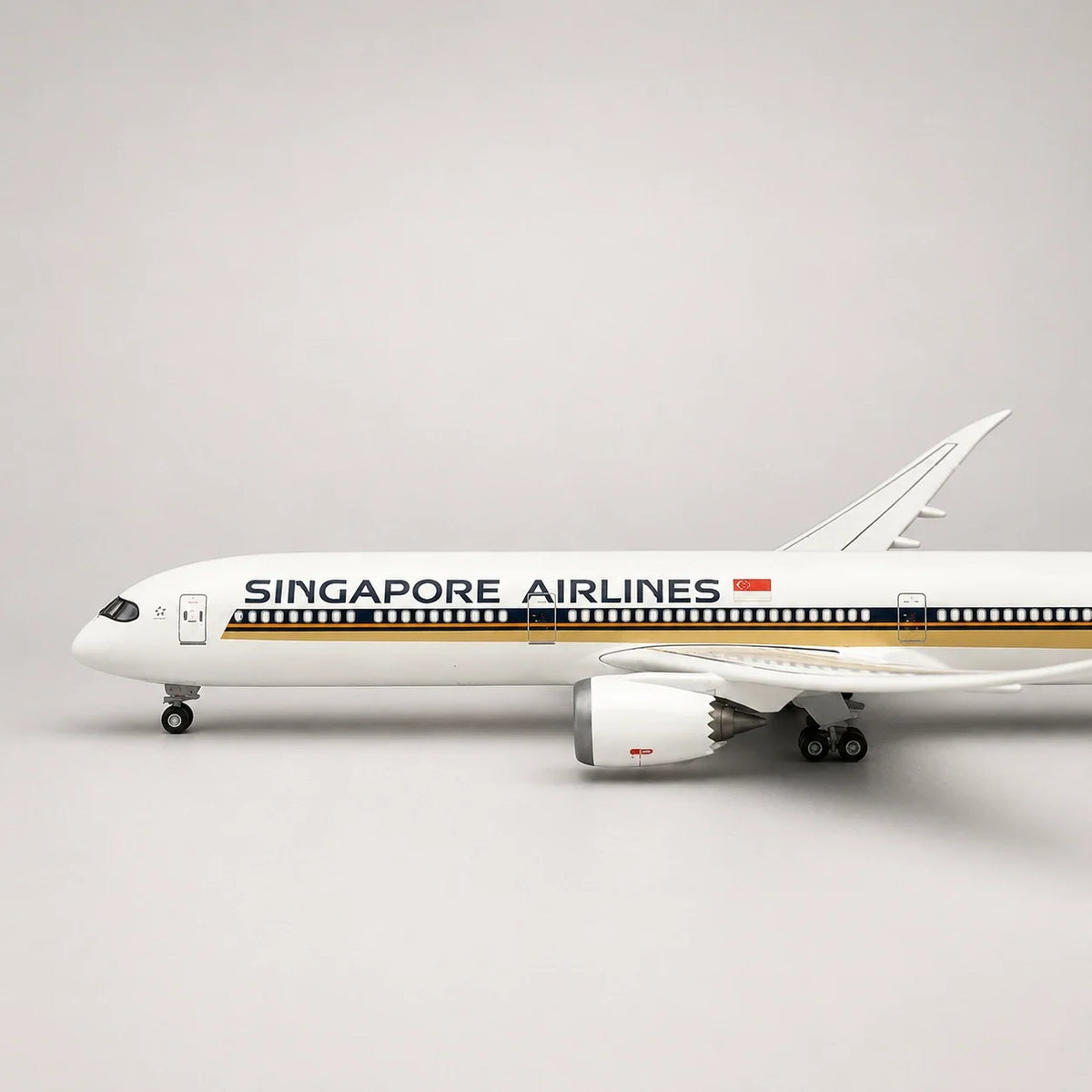 Singapore Airlines Boeing 787-10 1:145 Scale Model — view 8