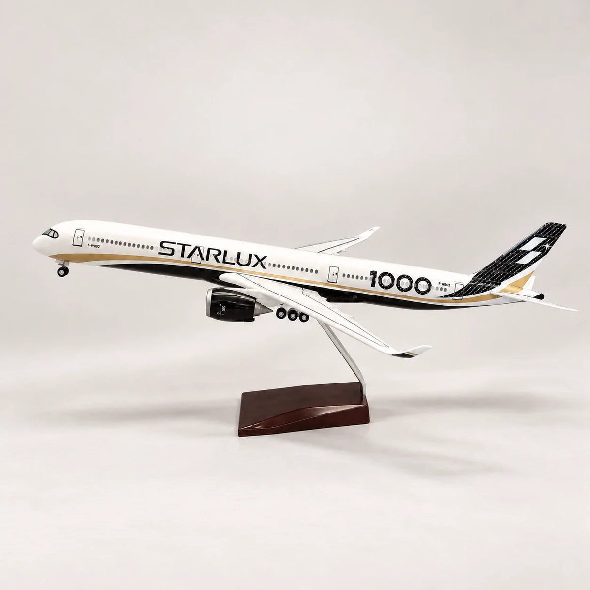 STARLUX Airlines Airbus A350-1000 Special Livery 1:157 Scale Model — view 3
