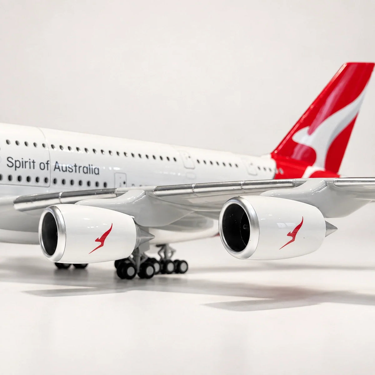 Qantas Airbus A380 1:160 Scale Model — view 17