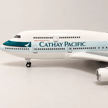 Cathay Pacific Boeing 747 1:150 Scale Model — view 3