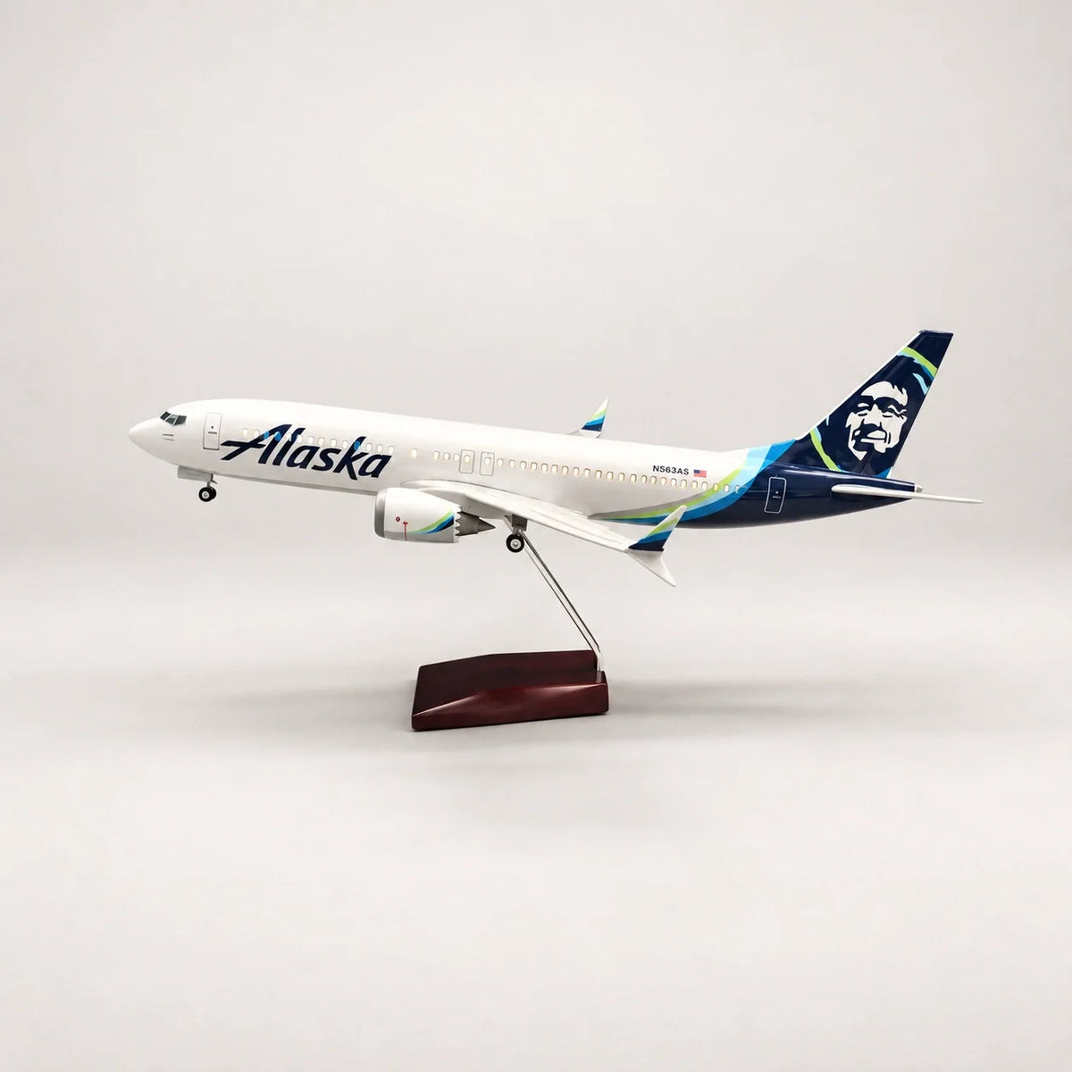 Alaska Airlines Boeing 737 1:85 Scale Model — view 3
