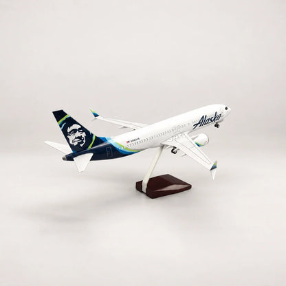 Alaska Airlines Boeing 737 1:85 Scale Model — view 5