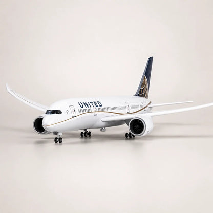 United Airlines Boeing 787 Dreamliner Classic Livery 1:130 Scale Model — view 9