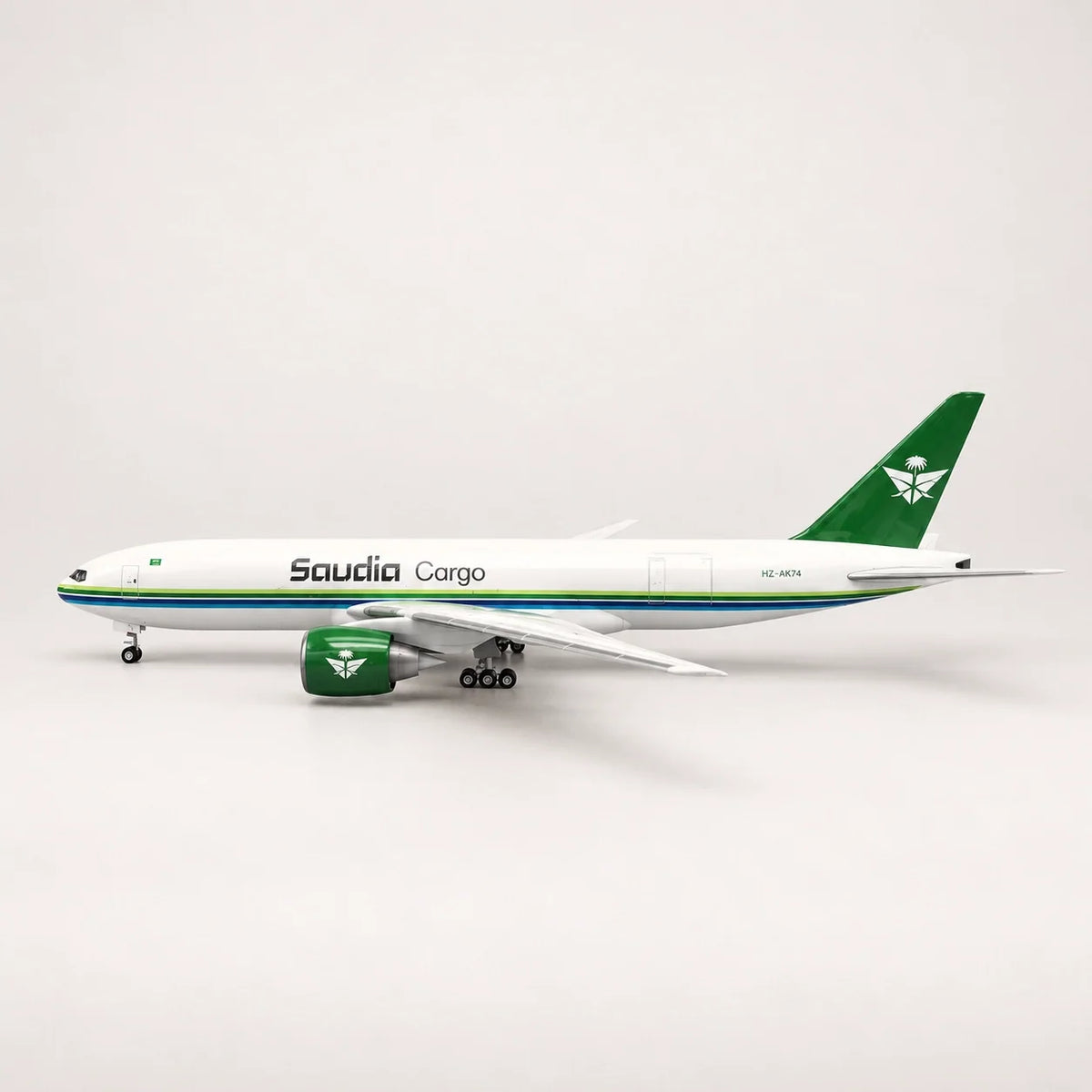 Saudia Cargo Boeing 777F 1:135 Scale Model — view 6