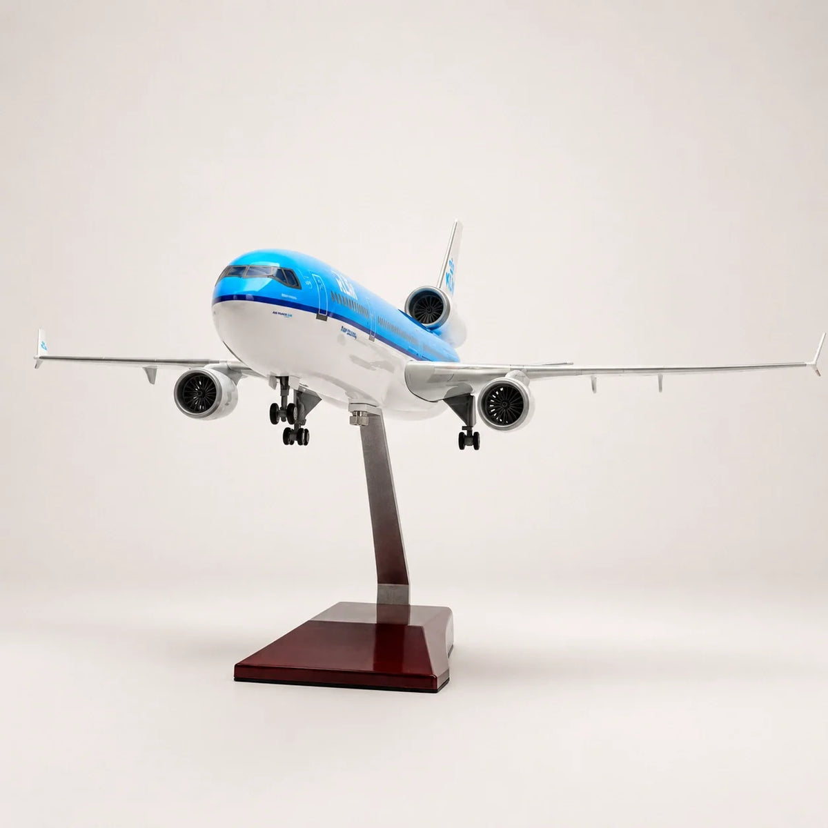 KLM Royal Dutch Airlines McDonnell Douglas MD-11 1:130 Scale Model — view 2
