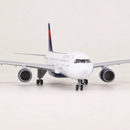 Delta Air Lines Airbus A330-300 1:135 Scale Model — view 6
