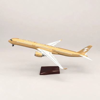 STARLUX Airlines Airbus A350-1000 Gold Livery 1:157 Scale Model — view 3