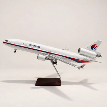 Malaysia Airlines McDonnell Douglas MD-11 1:130 Scale Model — view 3