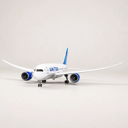 United Airlines Boeing 787 Dreamliner 1:130 Scale Model — view 7