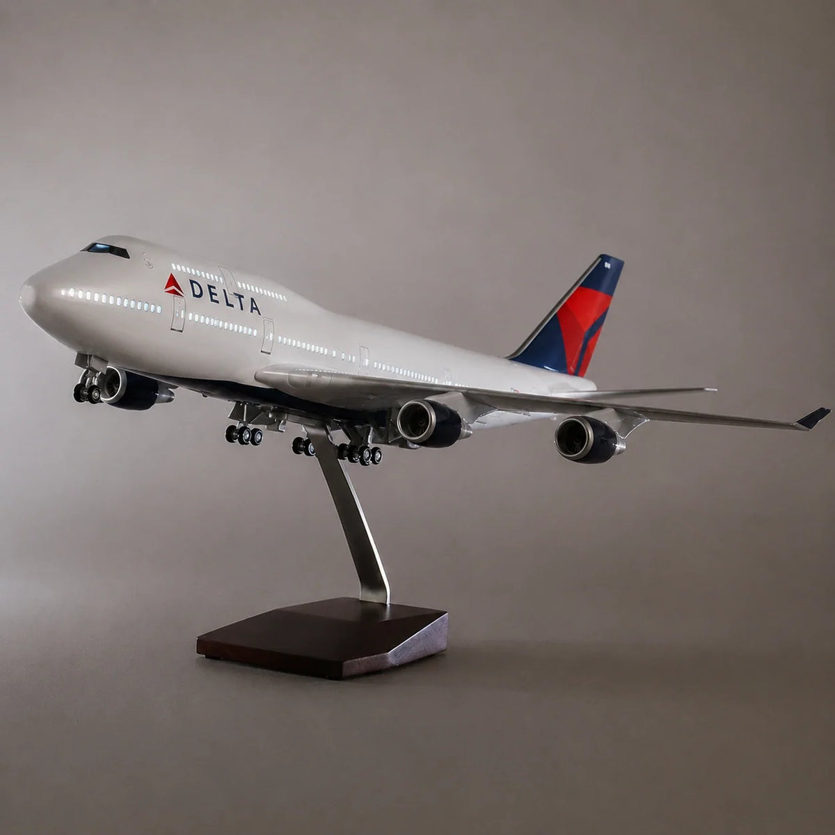 Delta Air Lines Boeing 747 1:150 Scale Model — view 2