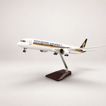 Singapore Airlines Boeing 787-10 1:145 Scale Model — view 5