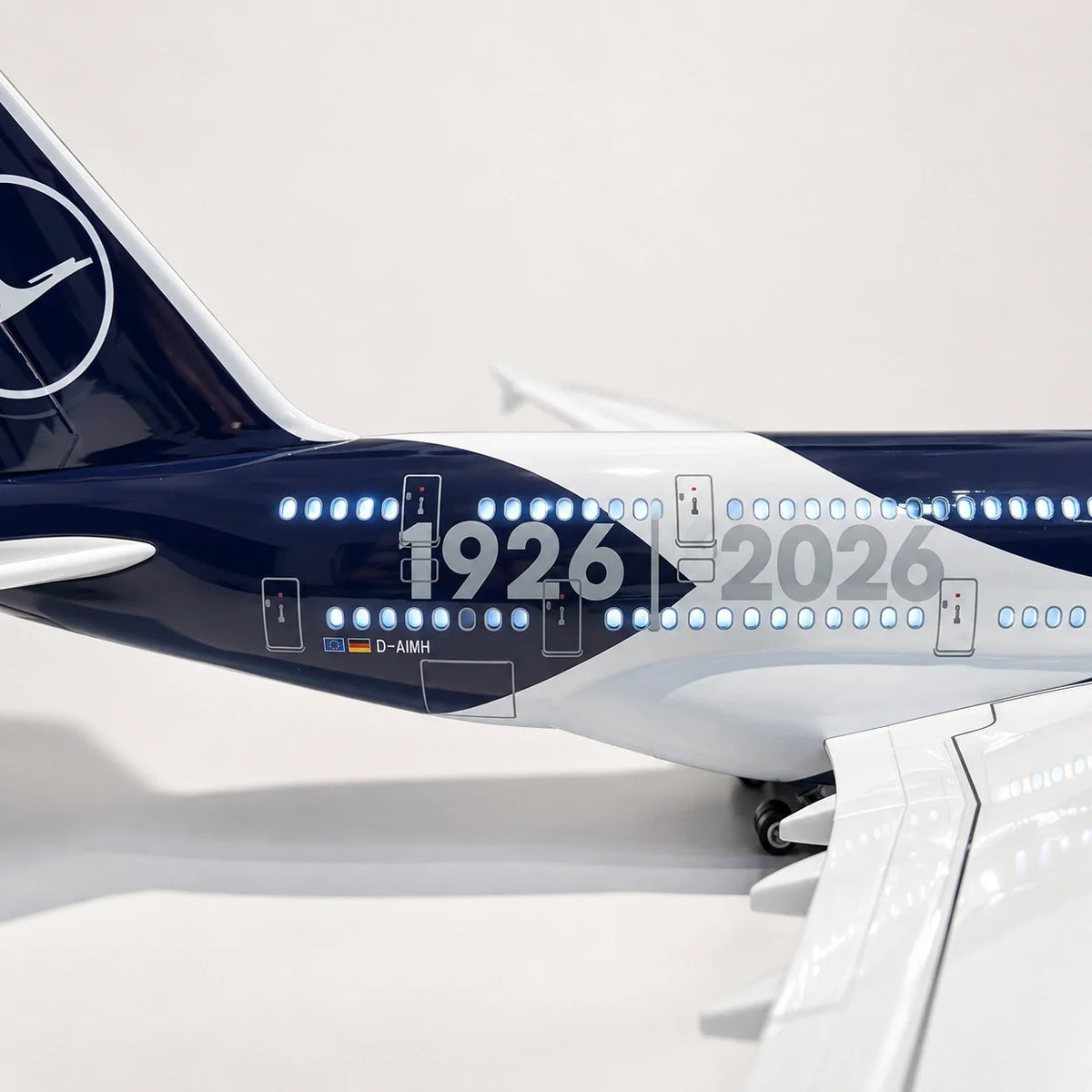 Lufthansa Airbus A380 100 Years Edition 1:160 Scale Model — view 8