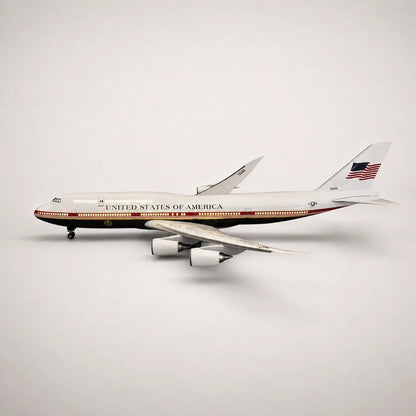 USAF Boeing 747 Presidential Aircraft 1:150 Scale Model — view 8