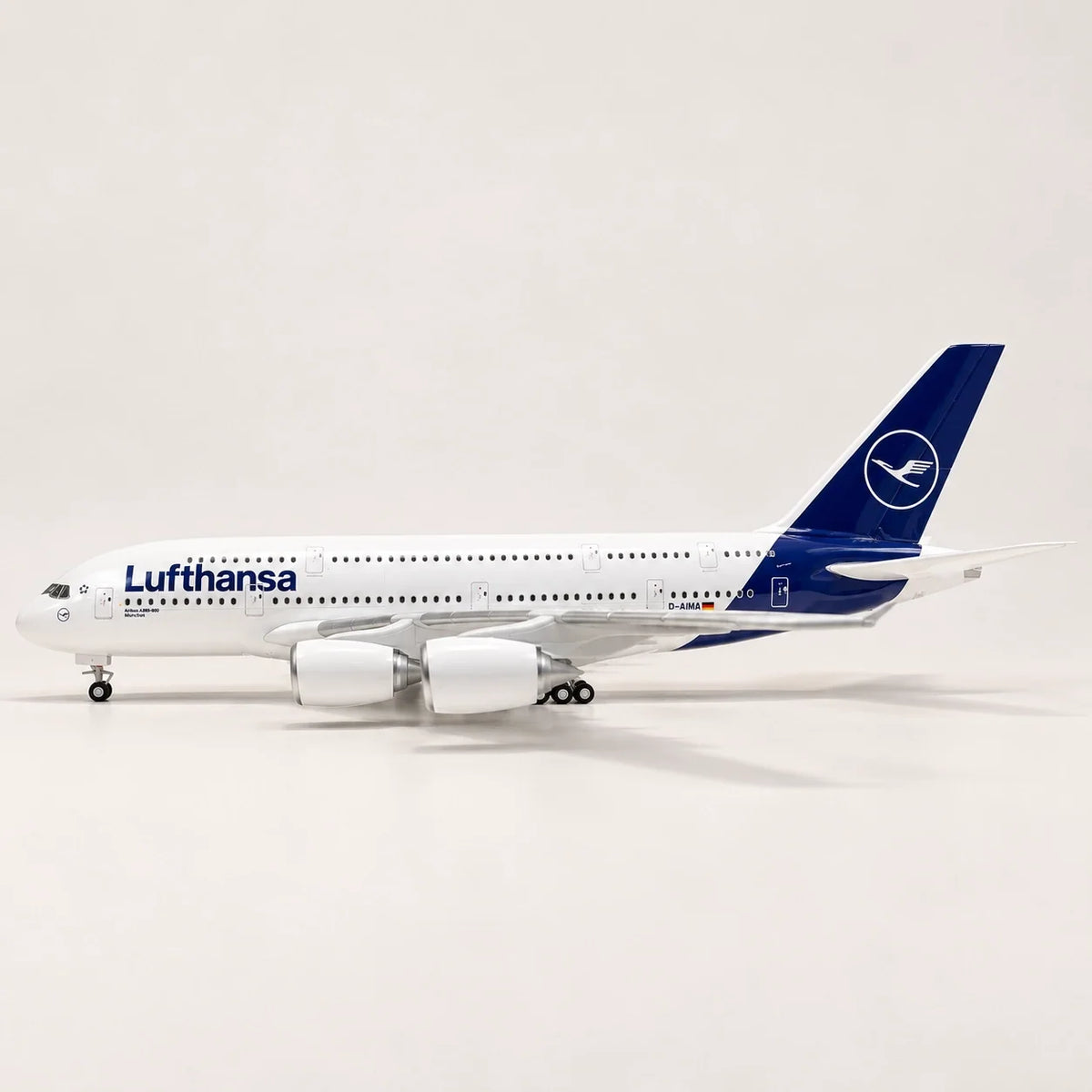 Lufthansa Airbus A380 New Livery 1:160 Scale Model — view 18