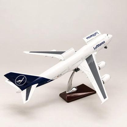 Lufthansa Boeing 747 New Livery 1:150 Scale Model — view 8
