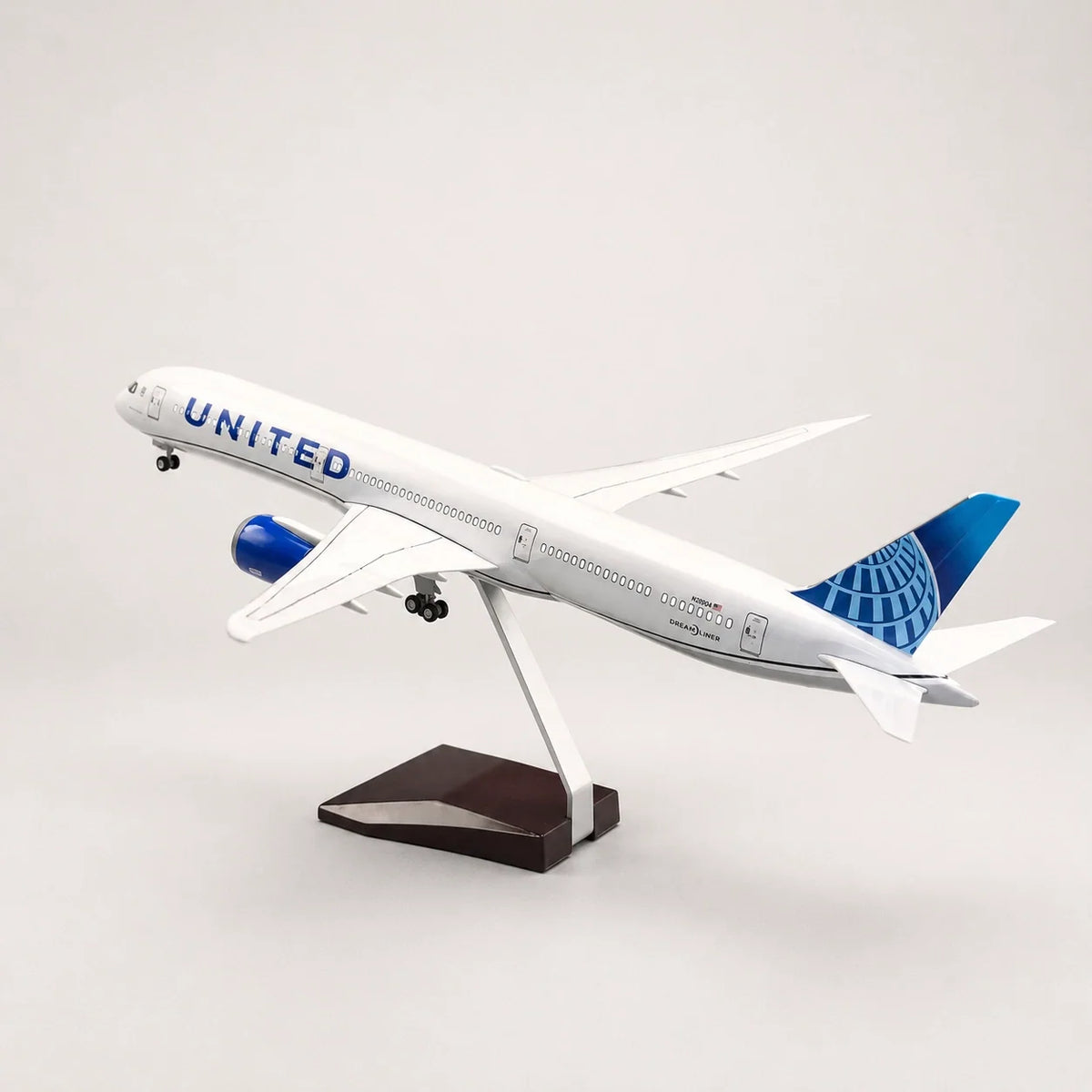 United Airlines Boeing 787-10 Dreamliner 1:145 Scale Model — view 3