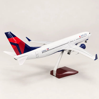 Delta Air Lines Boeing 737 1:85 Scale Model — view 4