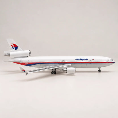 Malaysia Airlines McDonnell Douglas MD-11 1:130 Scale Model — view 5