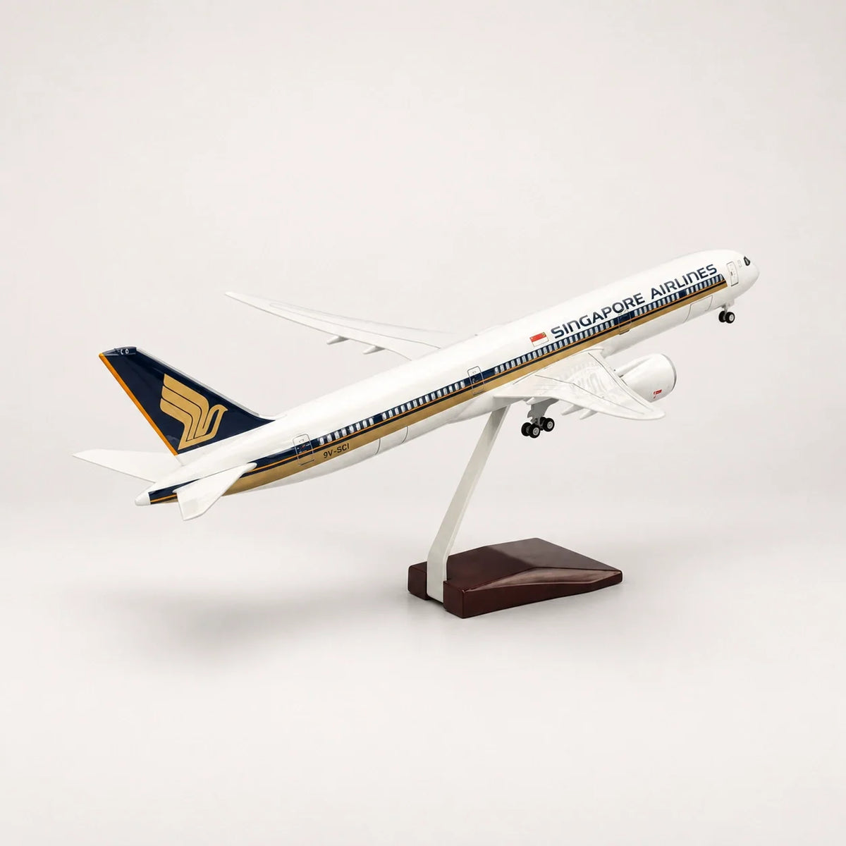 Singapore Airlines Boeing 787-10 1:145 Scale Model — view 2