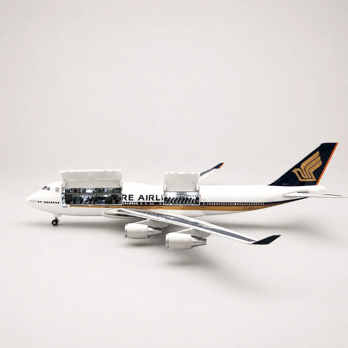 Singapore Airlines Boeing 747 Classic Livery 1:150 Scale Model — view 12