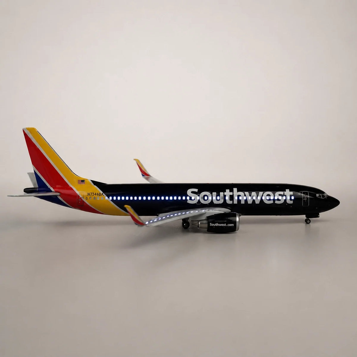 Southwest Airlines Boeing 737 1:85 Scale Model — view 6