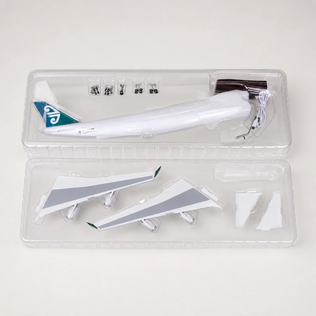Air New Zealand Boeing 747 1:150 Scale Model — view 9
