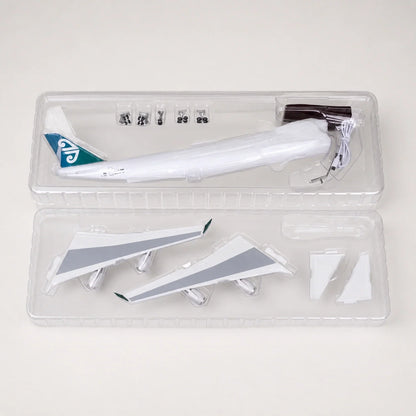 Air New Zealand Boeing 747 1:150 Scale Model — view 9