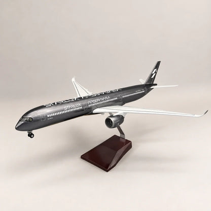 STARLUX Airlines Airbus A350-1000 Silver Livery 1:157 Scale Model — view 6
