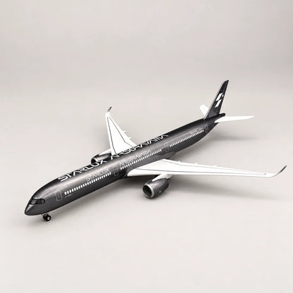 STARLUX Airlines Airbus A350-1000 Silver Livery 1:157 Scale Model — view 9