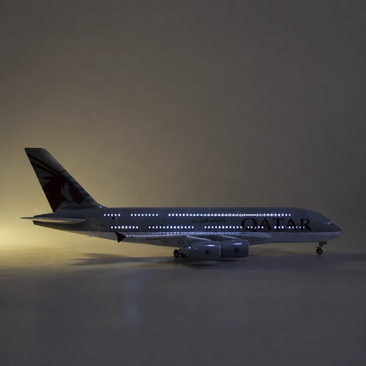 Qatar Airways Airbus A380 1:160 Scale Model — view 9