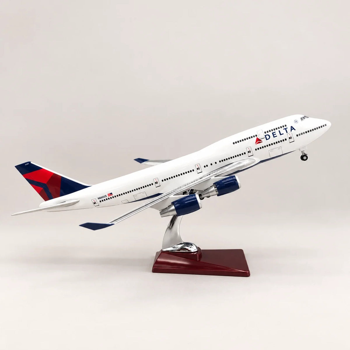 Delta Air Lines Boeing 747 1:150 Scale Model — view 6