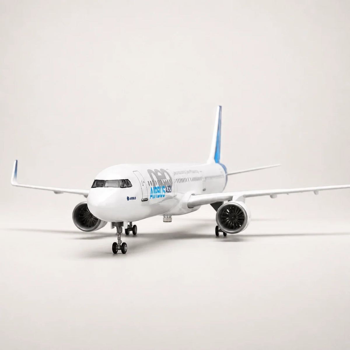 Airbus A321neo Prototype 1:100 Scale Model — view 7