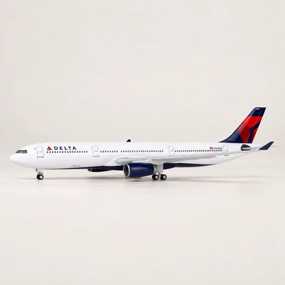Delta Air Lines Airbus A330-300 1:135 Scale Model — view 5