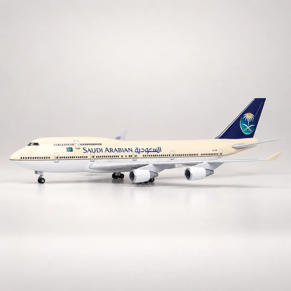 Saudia Boeing 747 1:150 Scale Model — view 11