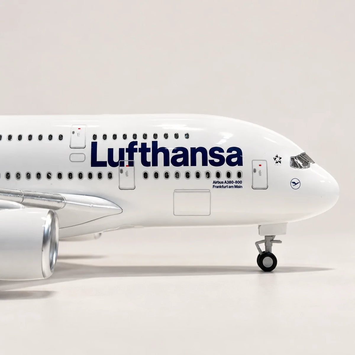 Lufthansa Airbus A380 New Livery 1:160 Scale Model — view 13