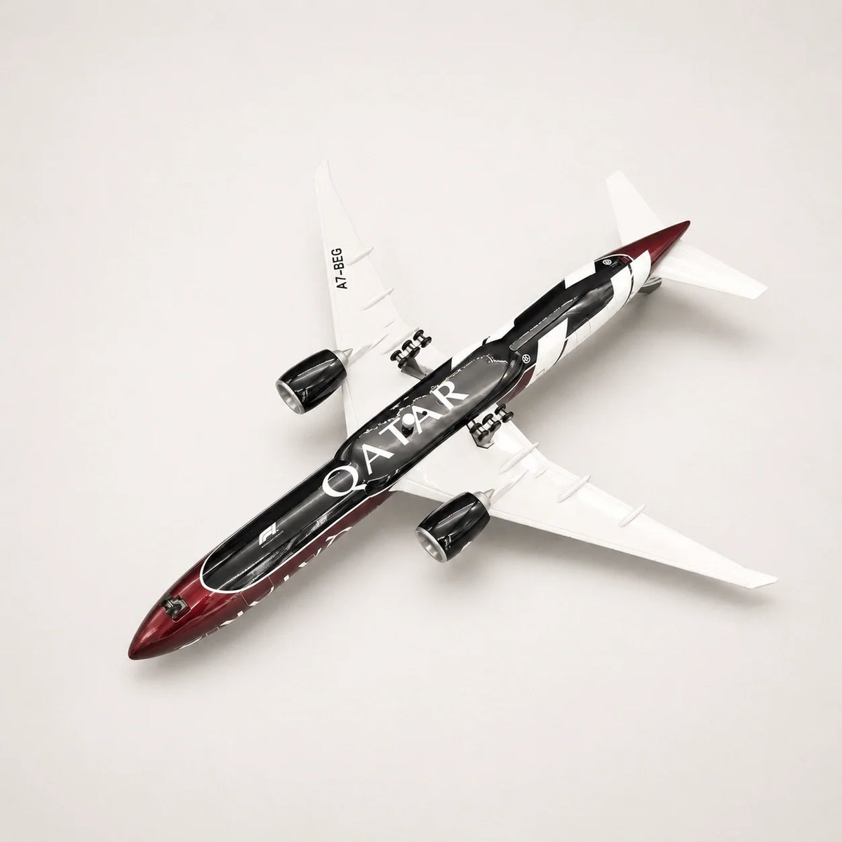 Qatar Airways Boeing 777 Formula 1 Edition 1:157 Scale Model — view 7
