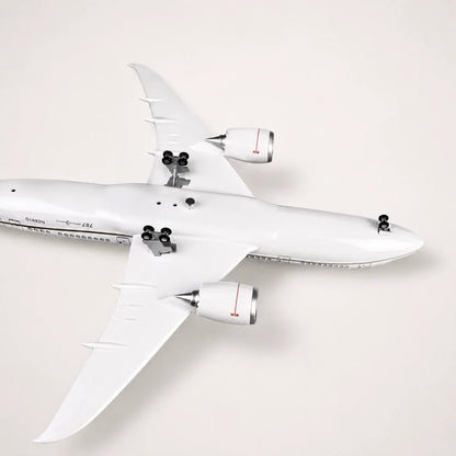 United Airlines Boeing 787 Dreamliner Classic Livery 1:130 Scale Model — view 10