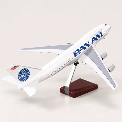 Pan American World Airways Boeing 747-400 1:150 Scale Model — view 6