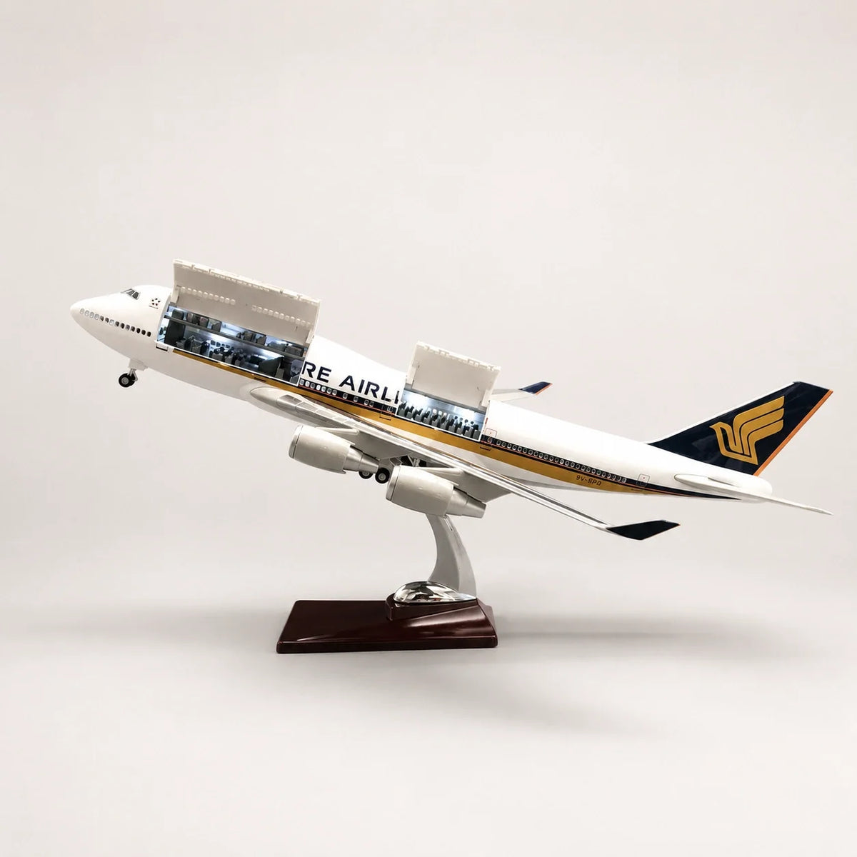 Singapore Airlines Boeing 747 Classic Livery 1:150 Scale Model