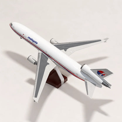 Malaysia Airlines McDonnell Douglas MD-11 1:130 Scale Model — view 2