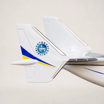Antonov An-225 Mriya 1:200 Scale Model — view 17
