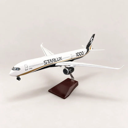 STARLUX Airlines Airbus A350-1000 Special Livery 1:157 Scale Model — view 7