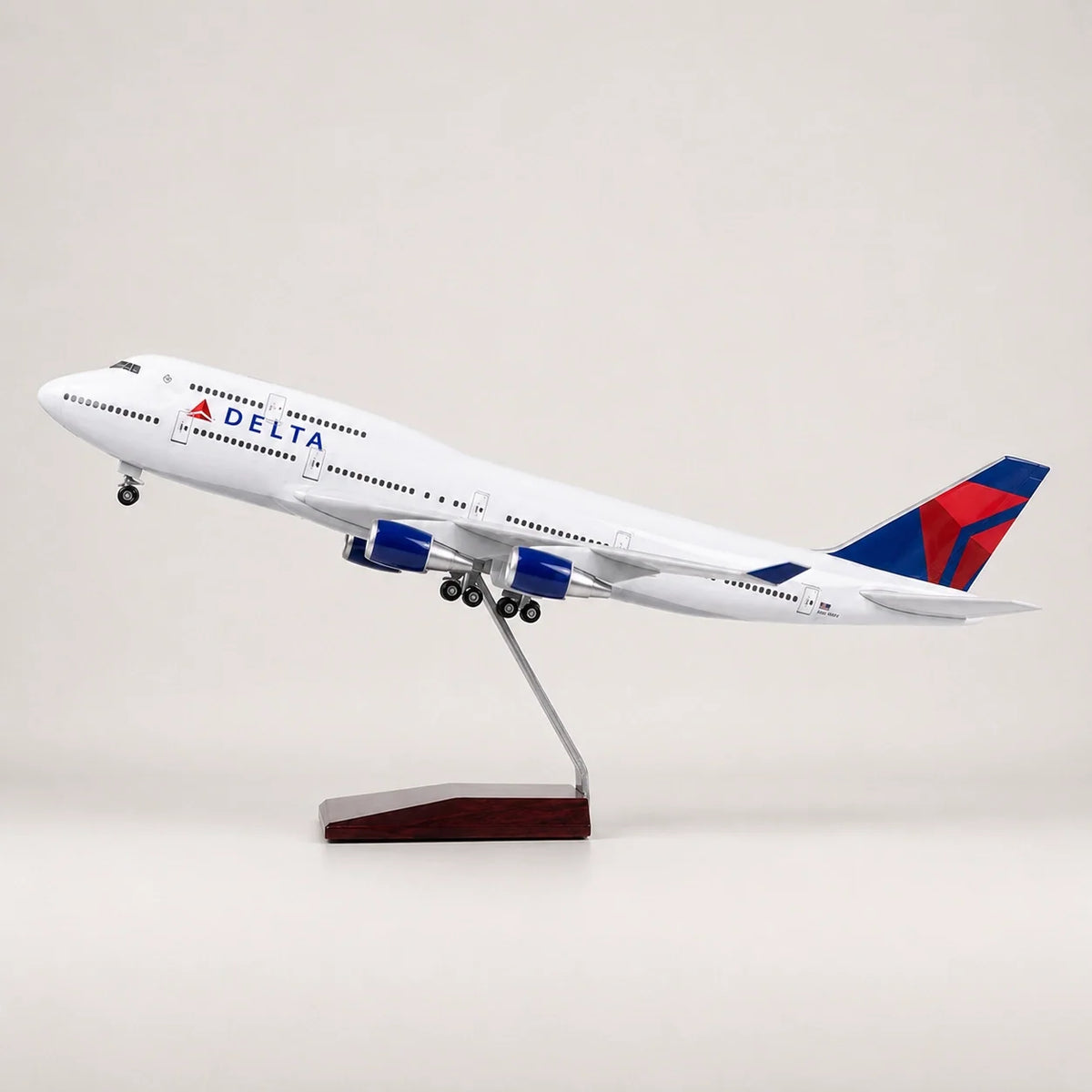 Delta Air Lines Boeing 747 1:150 Scale Model