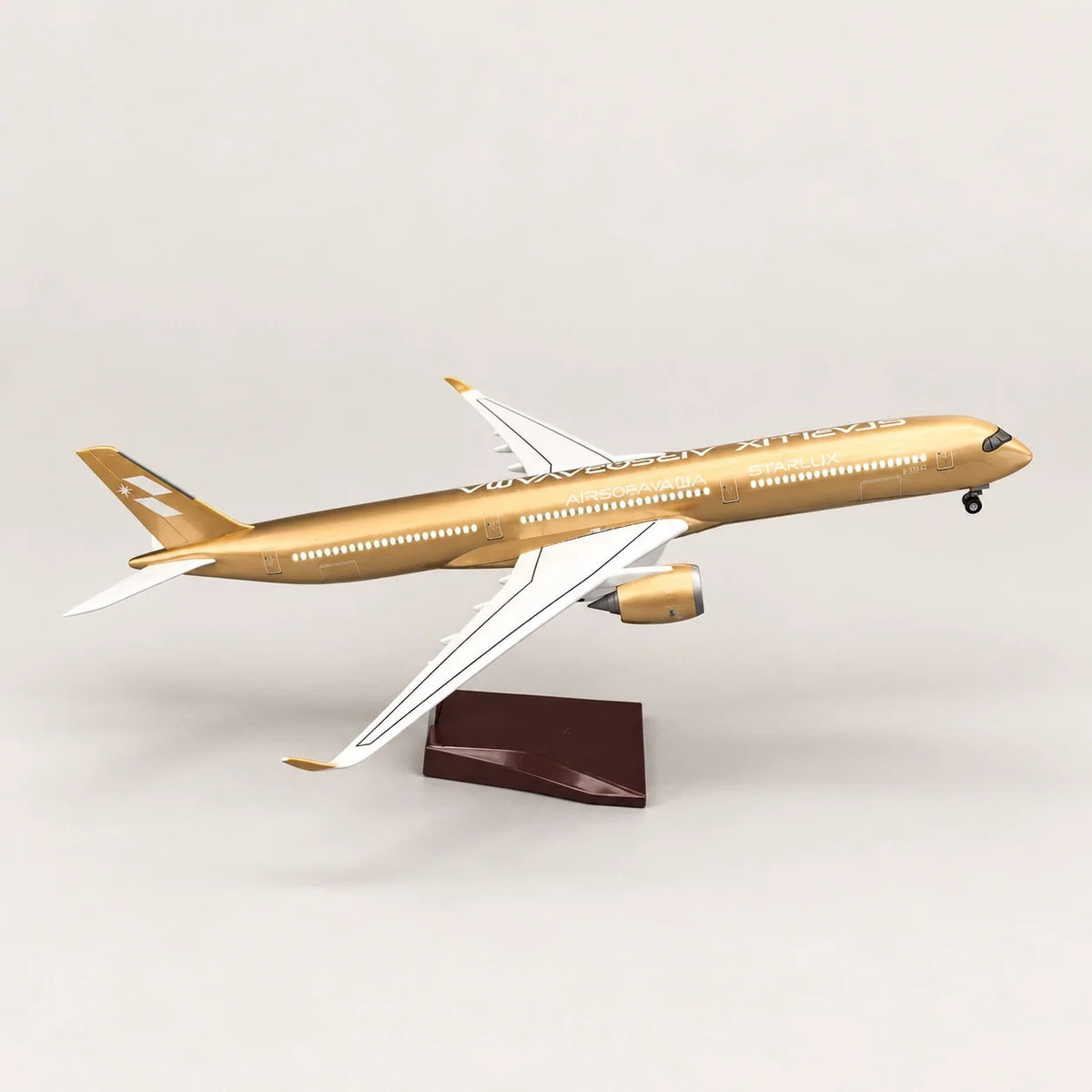 STARLUX Airlines Airbus A350-1000 Gold Livery 1:157 Scale Model — view 2