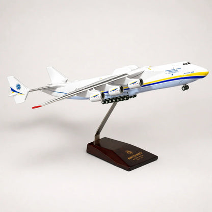 Antonov An-225 Mriya 1:200 Scale Model — view 5